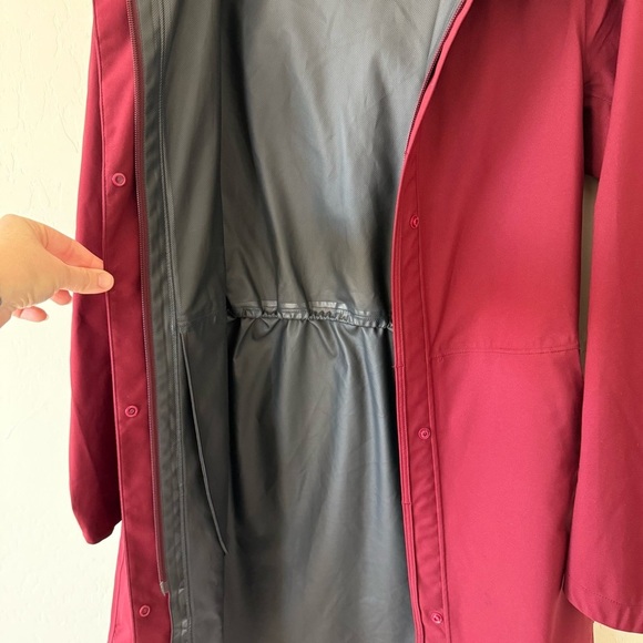 Uniqlo Cranberry Red Waterproof Long Line Hooded Windbreaker Extra Small - Picture 3 of 12